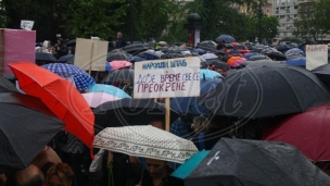 Govornici na protestu